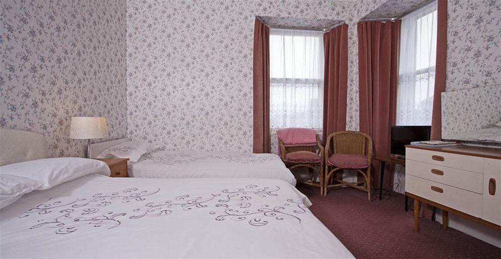 Waverley Hotel ネアン エクステリア 写真