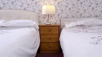 Waverley Hotel ネアン エクステリア 写真